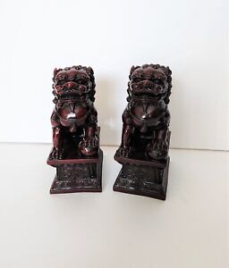 Vintage Pair Of Chinese Feng Shui Foo Dogs Figurines Bookends Maroon Red Resin