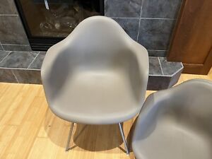 Herman Miller Charles Eames Arm Shell Chair Light Gray Authentic