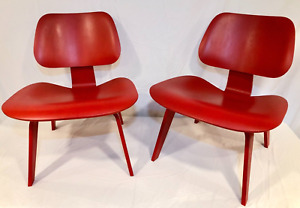 2 Eames Molded Plywood Lounge Chairs Lcw In Red Vintage 2004 Herman Miller