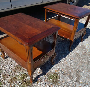 Pair Of Mid Century Cherry Weiman Side Tables End Tables Et536 