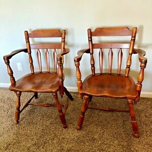 Cushman Colonial Creation Pair Of Dining Or Sitting Chairs Beautiful Maple