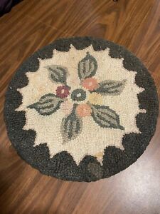 Vintage Berry Leaves Handmade Folk Art Round Hooked Rug Chair Pad Mat