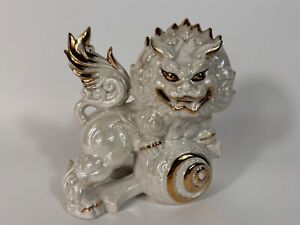 Foo Dog Statue Made In Japan White Gold Color Porcelain Iridescent Beautiful