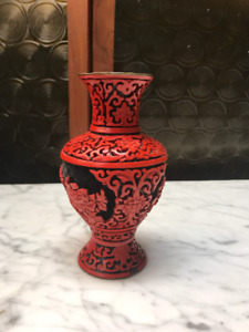 Chinese Cinnabar Vase Red And Black Lacquer With Blue Enamel Interior 6 25 Tall