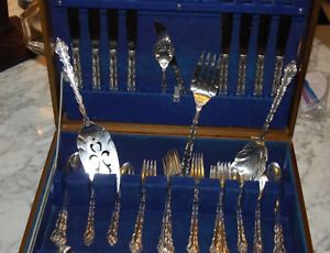 International Deep Silver Delicato Silverplate Service For 8 8 Serving Pieces