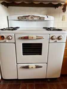 Vintage 1950s Tappan Deluxe Gas Range For Sale
