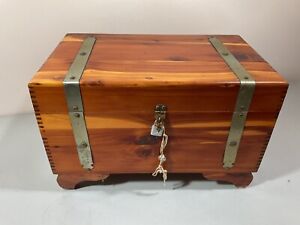 Antique Original Solid Cedar Chest Keepsake Box Ca 20 S Aromatic Storage 15 