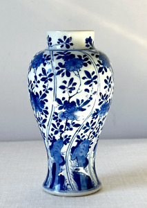 Antique Qing Dynasty Kangxi Period Leaf Mark Vase White Blue Chinese Ceramics