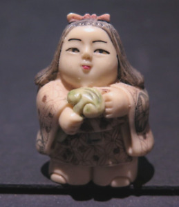 Vintage Japanese Netsuke Figurine
