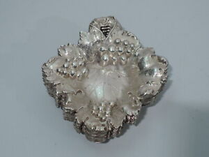 Mauser Nut Dishes 3310 Antique Leaf Grape Bowls American Sterling Silver