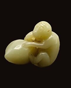 18th 19th C Qing Hand Carved Green Jade Monkey With Peach 5 Cm Length