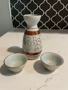Vintage Japanese Kutani Ware Sake Bottle Pitcher 2 Cups Crackle Hand Painted