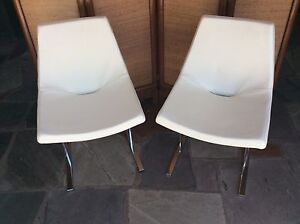 Vintage Pair Modern White Leather Chrome Saporiti Side Chairs Mauro Lipparini
