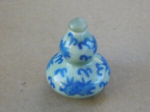 Antique Chinese Hand Painted Pea Green Glaze Porcelain Snuff Bottle