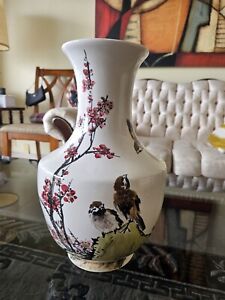 Large Chinese Famille Rose Porcelain Vase 20th Century 