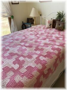 Vintage Drunkard Path Quilt Pattern Hand Quilted 68 X 74 Pinks Spring Cottage