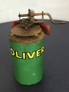 Vintage Oliver Hand Held Seeder Planter Hopper Broadcaster Crank 1940 S Metal
