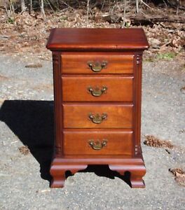 Vintage Kling Federal Style Solid Mahogany Nightstand End Table