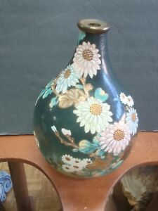 Antique Japanese Earthenware Moriage Chrysanthemum Gold Flower Vase