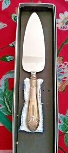 Sterling Handled Colonial Shell Pattern Pie Pastry Server With Serrated Edge