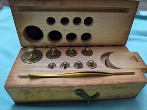Rare Vintage Boxed Set Of Jewelers Apothecary Scales Weights 1g 50g 