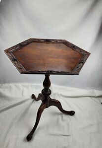 Floral Pattern Mahogany End Table Lamp Table By Imperial Of Grand Rapids Table