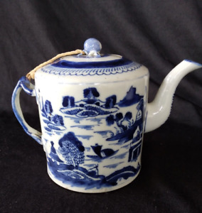 Blue And White Canton Drum Teapot 18th C Chinese Export