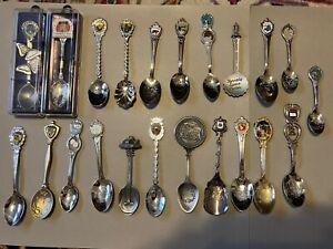 Lot Of 22 Vintage Souvenir Collectors Spoons