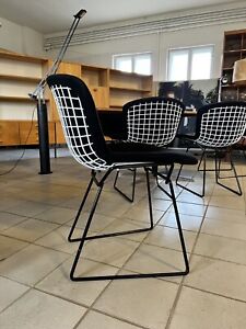 True Vintage 1x Chair Knoll International Harry Bertoia Chair 90er Black White