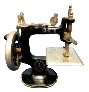  Antique Miniature Mini Singer Sewing Machine Cast Iron 