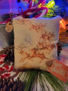 Primitive Farmhouse Santa Claus And Reindeer Shelf Sitter Tuck Pillow Vintage