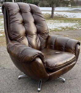 Vintage Brown Mcm Scoop Lounge Executive 360 Degree Swivel Chair By Carter U S A