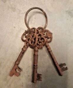 3 Victorian Keys On Keyring Skeleton Church Key Rustic Brown Cast Iron With Ring