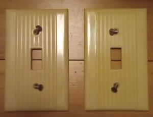 Leviton 1950s Art Deco Ribbed Lines Ivory Bakelite Switch Plate Wall Cover 2 Pk