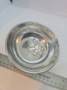 Towle Silversmiths Small Bowl With Mother Of Pearl Daisy On Inside 5 Across
