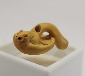 Netsuke Carved Vintage Figurine Light Mouse Mushroom Intertwined Japanese