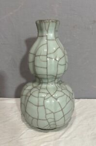 Chinese Monochrome Crackle Porcelain Vase M4035