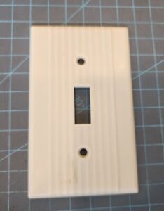 Vtg Switch Plate Bakelite Ivory Ribbed Lined Deco Cover Plate E