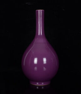 Chinese Monochrome Porcelain Handmad Exquisite Vase 18954