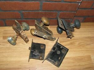 Lot Of Antiqu Vintage Brass Door Knobs And Locking Mechanism Hardware