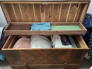 Vintage Cedar Hope Chest Cavalier Good Condition Has Lock Inside Shelf 