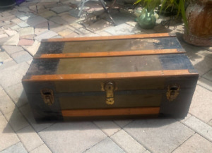 Flat Top Steamer Trunk Antique Storage Travel Chest 36 Coffee Table Movie Prop