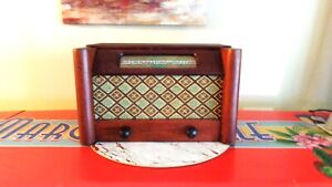 Antique 1946 Wood Cabinet Gilfillan Bros Radio Case Display Only
