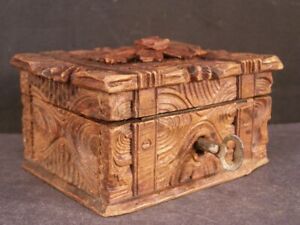 Antique German Black Forest Carved Wood Tramp Folk Art Lock Jewelry Trinket Box 