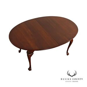 Statton Oldtowne Queen Anne Style Cherry Expandable Dining Table