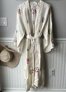 Vintage Chinese Silk Embroidered Robe Medium Off White Floral Bridal 