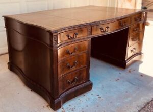 Antique Partners Executive Desk In Solid Mahogany And Leather Inlays