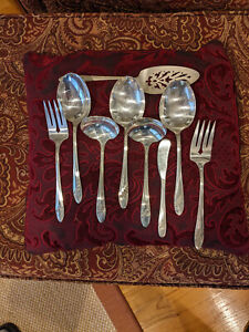 Oneida Tudor Plate Community Serving Set Queen Bess Pattern 9 Pieces 