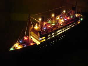 Titanic Wooden Model Cruise Ship W Flashing Lights 24 
