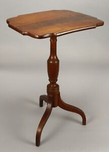  C 1790 1800 Federal Tilt Top Candle Stand Side Table Spider Legs American